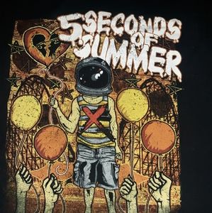 5 seconds of summer (5sos) t shirt 💫